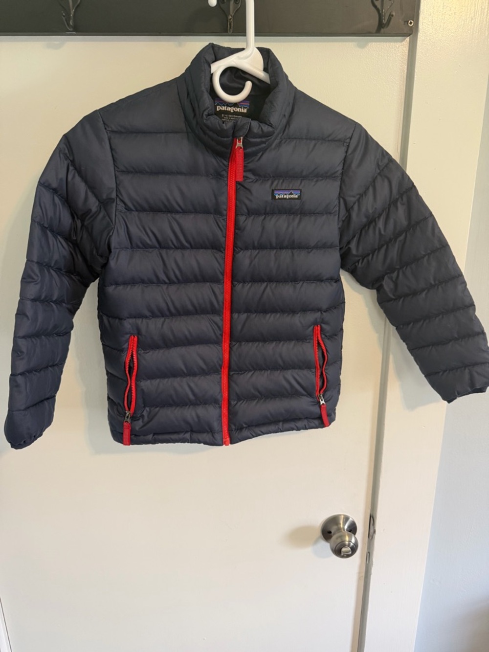 Patagonia Kids size 7-8 Navy nano Puffer Jacket with Red Zippers